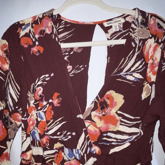 BILLABONG Floral Faux Wrap Mini Dress Flare Sleeve Cutout Back Women’s Size XS - Picture 2 of 16